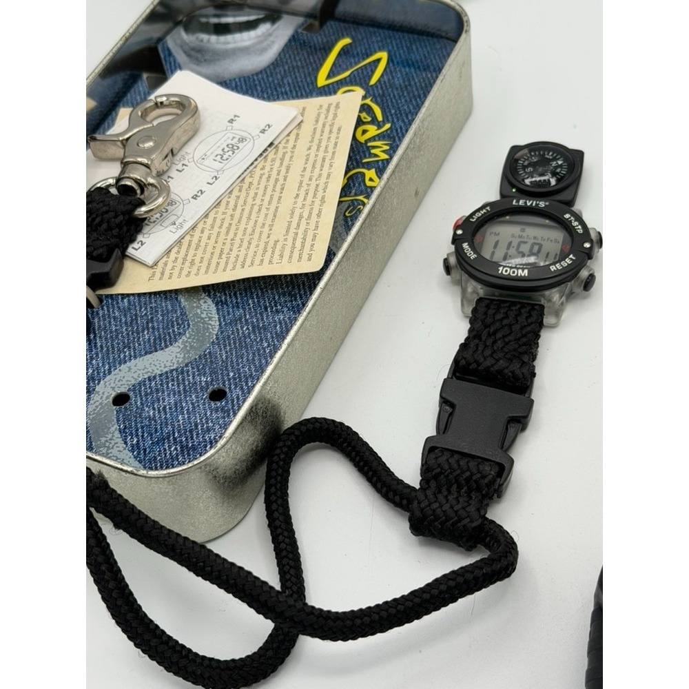 Vintage Levi's Storm Clip Digital Watch Compass Tin Y2K New Battery Works - Picture 7 of 7